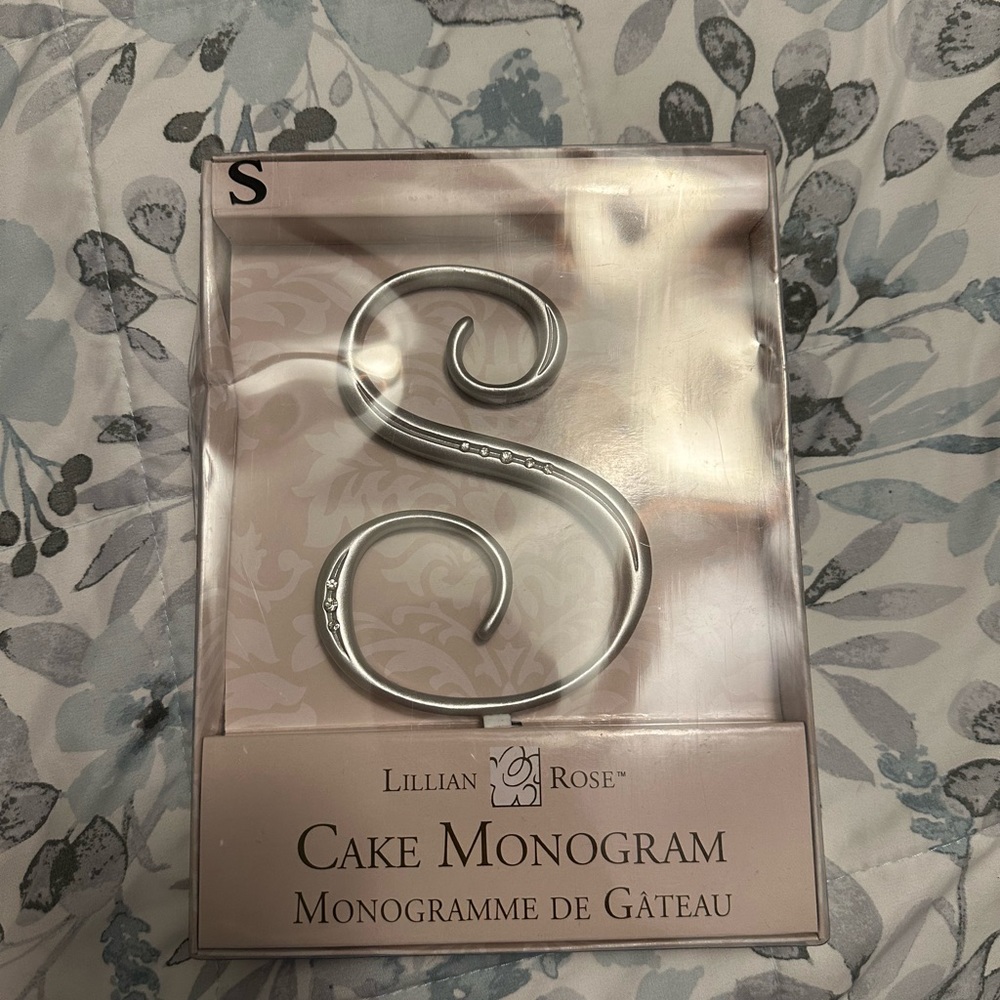 Cake monogram